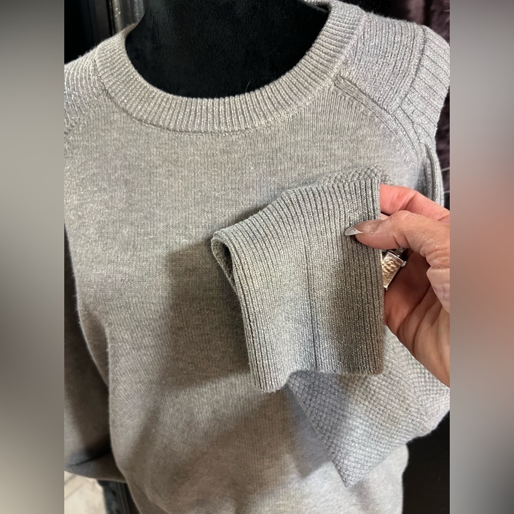 🩶🖤 DKNY Cutout Shoulder Sweater-SZ L🖤🩶NWT - Picture 6 of 11